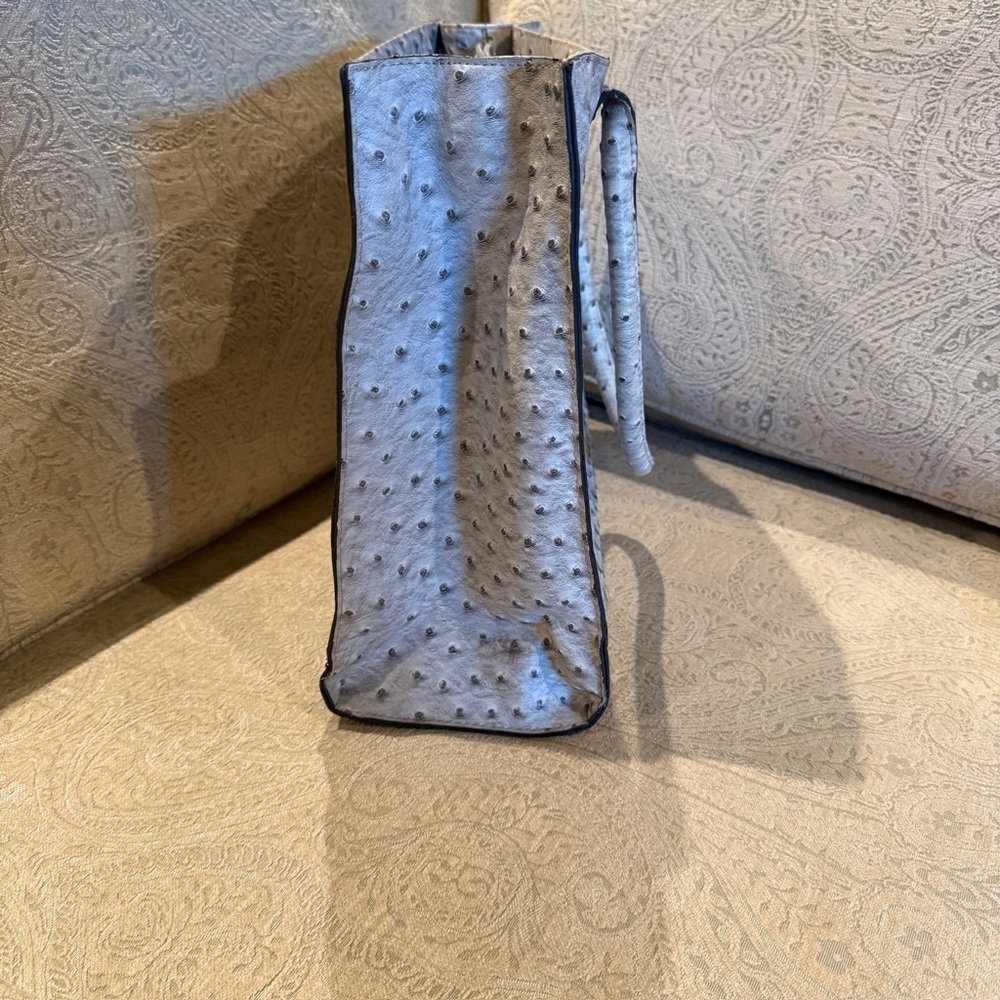 Merona Ostrich Textured Gray Tote Bag - Picture 5 of 10